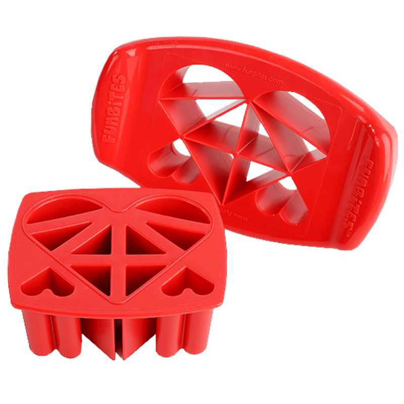 FunBites sandwich cutter - heart in red.