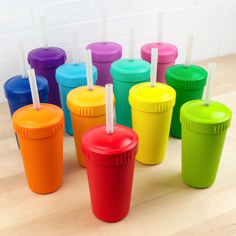 Replay straw cup - mixed photof of different colours cups on a table.